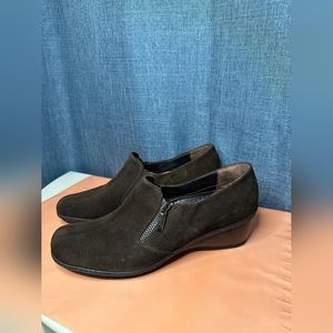 AQUATALIA by MARVIN K brown suede ZIPPER WEDGE shoes size‎ 9